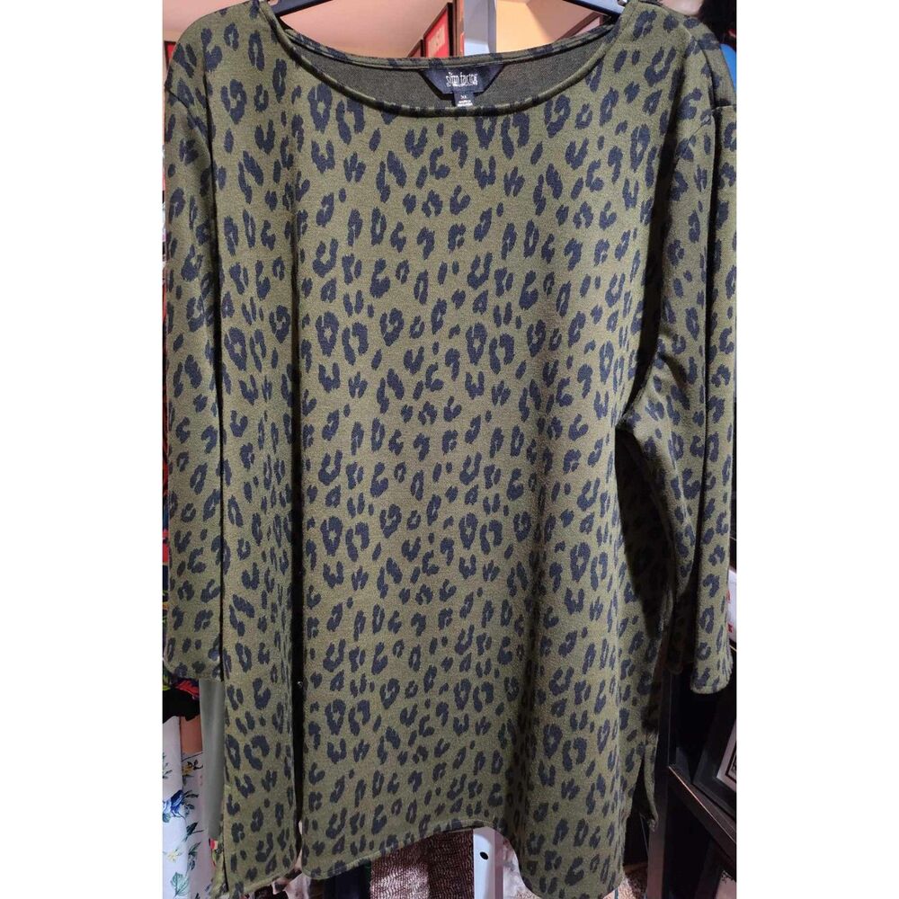 Slim Factor by Investments - Olive & Black Animal Print Top - XL